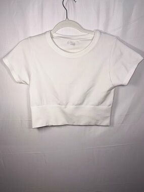 Offline By Aerie White Short Sleeve crew nexk Crop Tee Size Medium